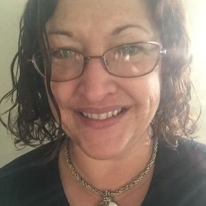 Meet your Posher, Elaine